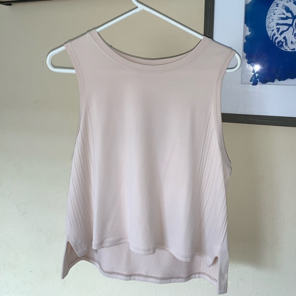 Lululemon breeze muscle tank